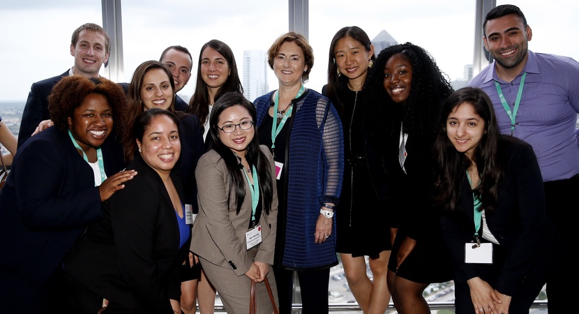 Susan Blount, center, General Counsel of Prudential Financial and an LCLD Board member, gets to know the 1L LCLD Scholars, class of 2015. (Photo by Joe Mahoney)